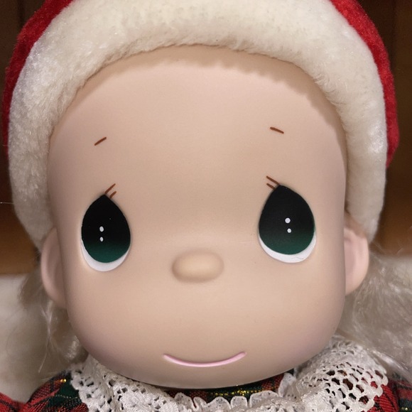 CLEAN!      Precious Moments Soft Body Hard Face Doll Christmas Clothes - Picture 1 of 8